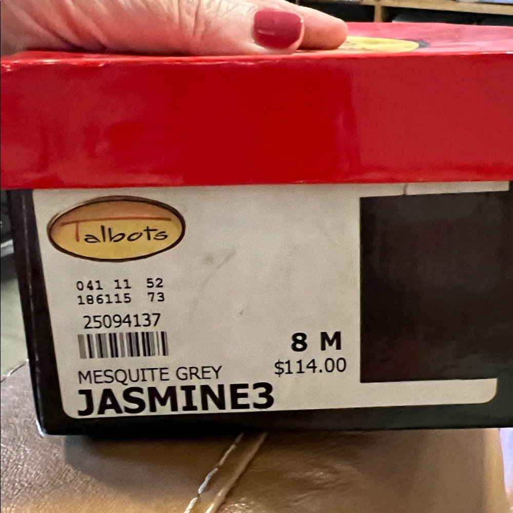 Classic Talbots Genuine Leather Heels - Picture 8 of 8